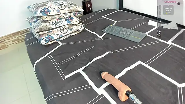 Snapshot of AlexxaSmall chatting on 29, 10, 2025 AlexxaSmall online show from 29, 10, 2025