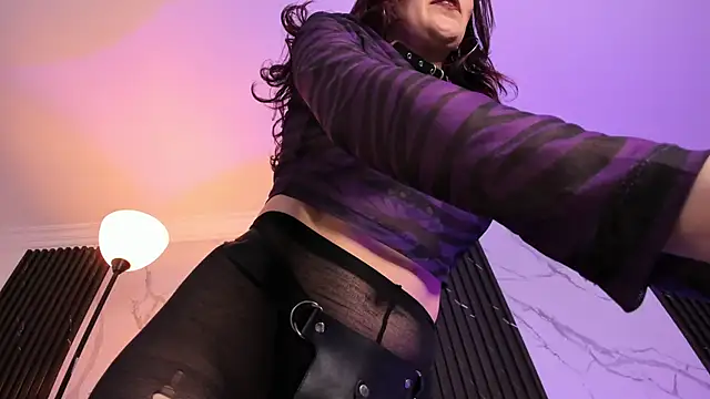 Snapshot of SadieManson_ chatting on 11, 2, 2025 SadieManson online show from 11, 2, 2025