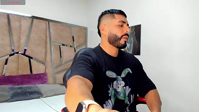 Snapshot of LeandroRusso chatting on 18, 2, 2025 LeandroRusso online show from 18, 2, 2025