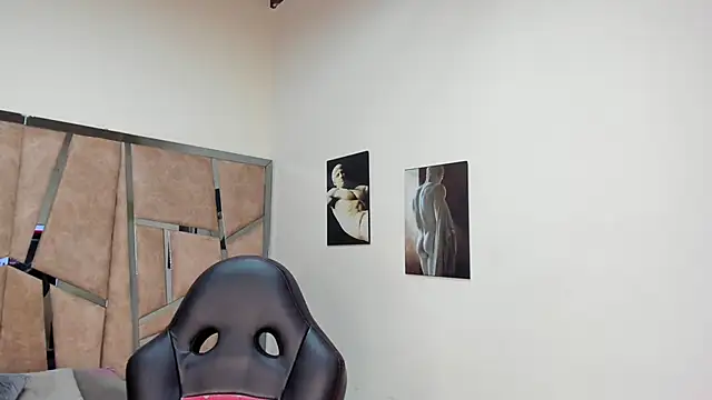 Snapshot of LeandroRusso chatting on 27, 2, 2025 LeandroRusso online show from 27, 2, 2025