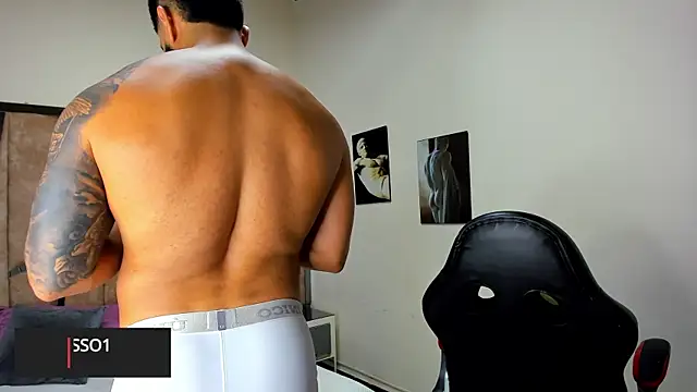 Snapshot of LeandroRusso chatting on 13, 3, 2025 LeandroRusso online show from 13, 3, 2025