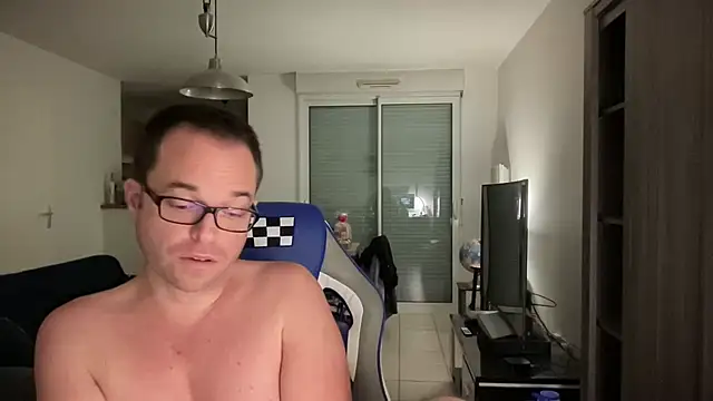 Snapshot of Funnyjul31 chatting on 2, 2, 2025 Funnyjul31 online show from 2, 2, 2025