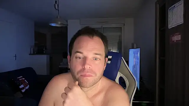 Snapshot of Funnyjul31 chatting on 5, 3, 2025 Funnyjul31 online show from 5, 3, 2025