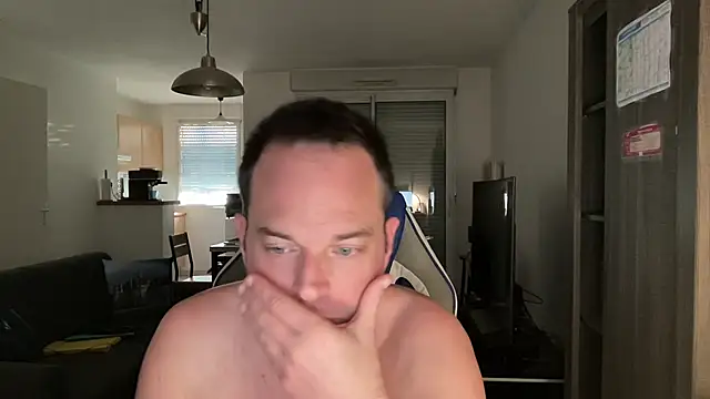 Snapshot of Funnyjul31 chatting on 21, 3, 2025 Funnyjul31 online show from 21, 3, 2025