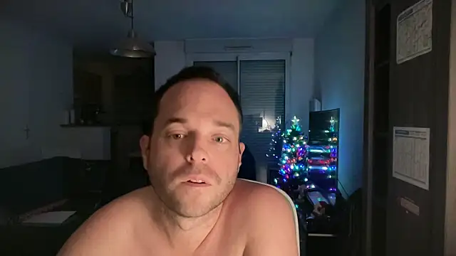 Snapshot of Funnyjul31 chatting on 5, 12, 2025 Funnyjul31 online show from 5, 12, 2025