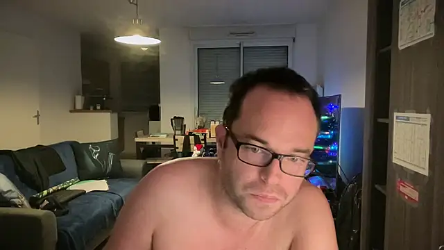 Snapshot of Funnyjul31 chatting on 13, 12, 2025 Funnyjul31 online show from 13, 12, 2025