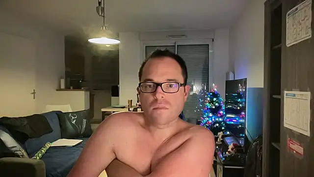 Snapshot of Funnyjul31 chatting on 14, 12, 2025 Funnyjul31 online show from 14, 12, 2025