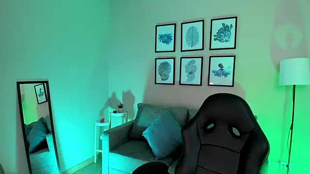 nina  dixon online show from 18, 9, 2025