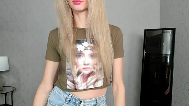 Snapshot of skinnyladyy chatting on 8, 2, 2025 skinnyladyy online show from 8, 2, 2025