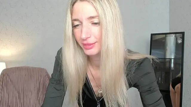 Snapshot of skinnyladyy chatting on 12, 3, 2025 skinnyladyy online show from 12, 3, 2025