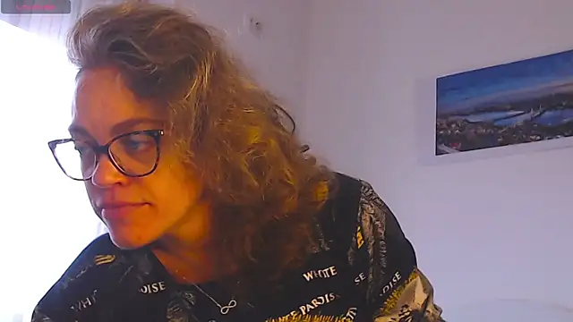 Ju-Hot online show from 22, 10, 2025