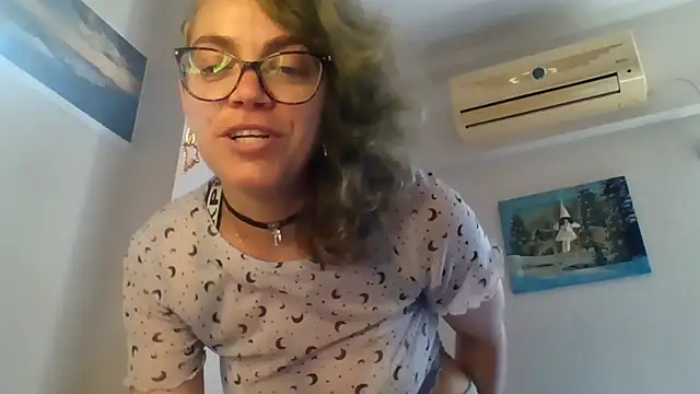 Snapshot of Ju-Hot chatting on 25, 5, 2026 Ju-Hot online show from 25, 5, 2026