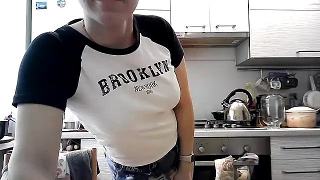 Misssweet s online show from 5, 2, 2025