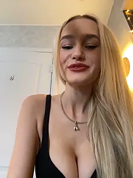 Snapshot of KristinaDane chatting on 4, 2, 2025 KristinaDane online show from 4, 2, 2025