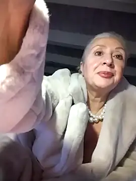 divinaerotica online show from 8, 1, 2026