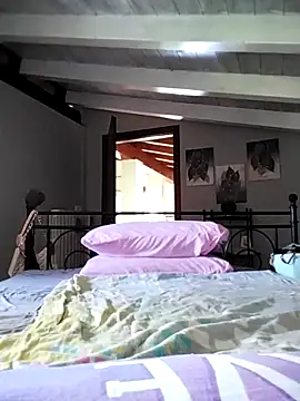 divinaerotica online show from 7, 4, 2026