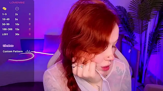 Snapshot of Maya_Light chatting on 13, 11, 2025 Maya Light online show from 13, 11, 2025