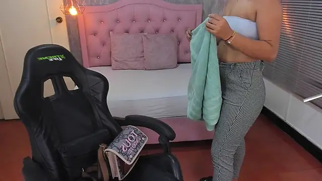 Hadley  online show from 31, 1, 2025