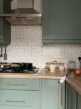 cute carly  online show from 6, 3, 2025