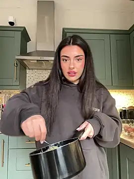 cute carly  online show from 16, 3, 2025