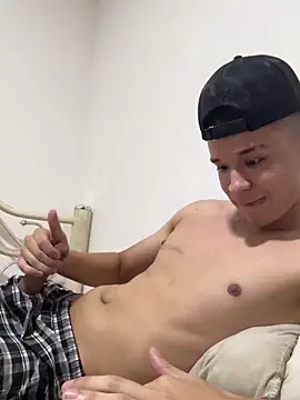 Snapshot of arevalo1124 chatting on 14, 11, 2025 arevalo1124 online show from 14, 11, 2025