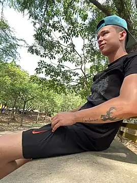 Snapshot of arevalo1124 chatting on 23, 11, 2025 arevalo1124 online show from 23, 11, 2025