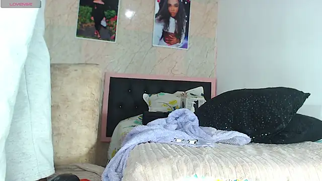 Snapshot of k_stormi_ chatting on 8, 11, 2025 k stormi online show from 8, 11, 2025