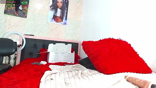 k stormi  online show from 17, 2, 2026