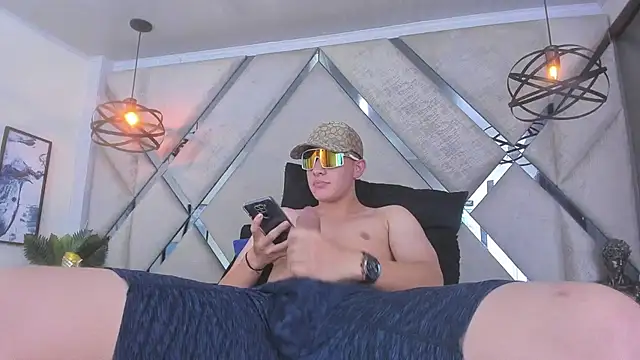 Snapshot of Thomas_May4rs chatting on 24, 2, 2025 Thomas May4rs online show from 24, 2, 2025