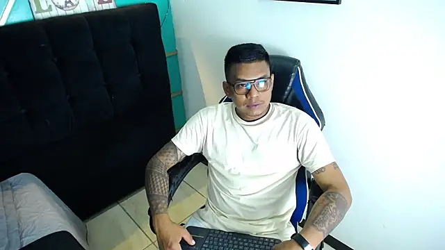 Snapshot of Saipadpuer30 chatting on 16, 2, 2025 Saipadpuer30 online show from 16, 2, 2025