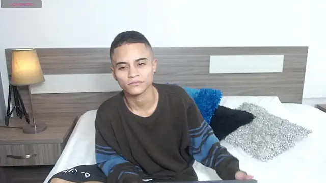 Snapshot of Liiamthompson chatting on 8, 11, 2025 Liiamthompson online show from 8, 11, 2025