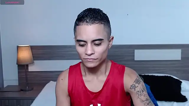 Snapshot of Liiamthompson chatting on 13, 11, 2025 Liiamthompson online show from 13, 11, 2025