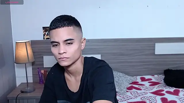 Snapshot of Liiamthompson chatting on 22, 11, 2025 Liiamthompson online show from 22, 11, 2025