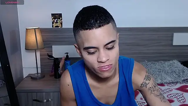 Snapshot of Liiamthompson chatting on 23, 11, 2025 Liiamthompson online show from 23, 11, 2025