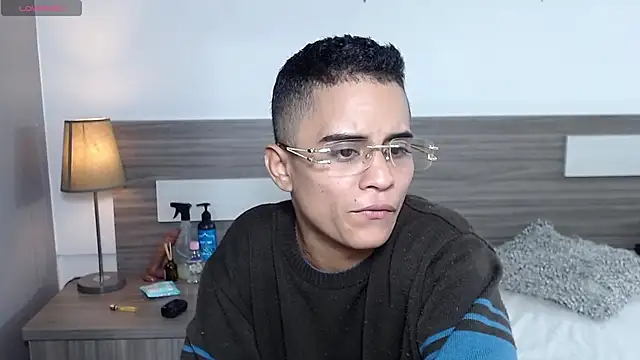 Snapshot of Liiamthompson chatting on 30, 11, 2025 Liiamthompson online show from 30, 11, 2025