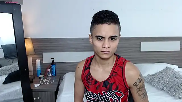 Snapshot of Liiamthompson chatting on 1, 12, 2025 Liiamthompson online show from 1, 12, 2025