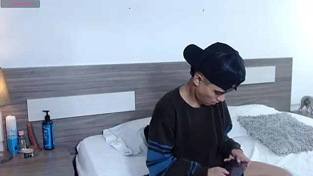 Snapshot of Liiamthompson chatting on 1, 12, 2025 Liiamthompson online show from 1, 12, 2025