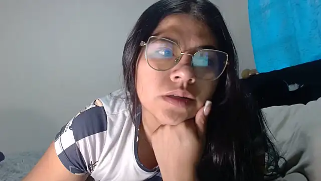 Snapshot of viccky_vick chatting on 18, 7, 2026 viccky vick online show from 18, 7, 2026