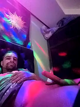 Snapshot of Quemoustro chatting on 1, 2, 2025 Quemoustro online show from 1, 2, 2025