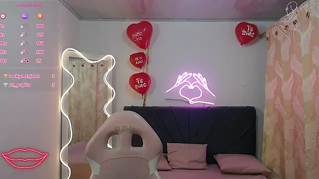 Snapshot of palmerfox_tay chatting on 24, 2, 2025 palmerfox tay online show from 24, 2, 2025