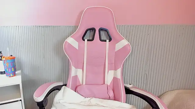 yeikafoxy online show from 3, 3, 2026