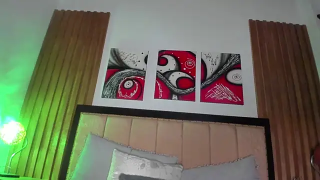 Elinnabella online show from 4, 2, 2025