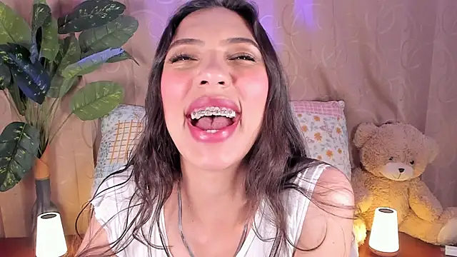 Snapshot of Miss_veronicaa2 chatting on 13, 7, 2026 Miss veronicaa2 online show from 13, 7, 2026