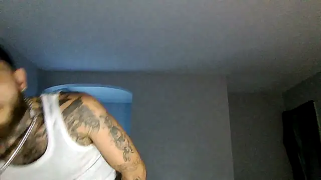 Snapshot of cruz815 chatting on 17, 10, 2025 cruz815 online show from 17, 10, 2025