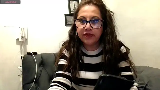 MirandaLatinaLovely online show from 10, 2, 2026