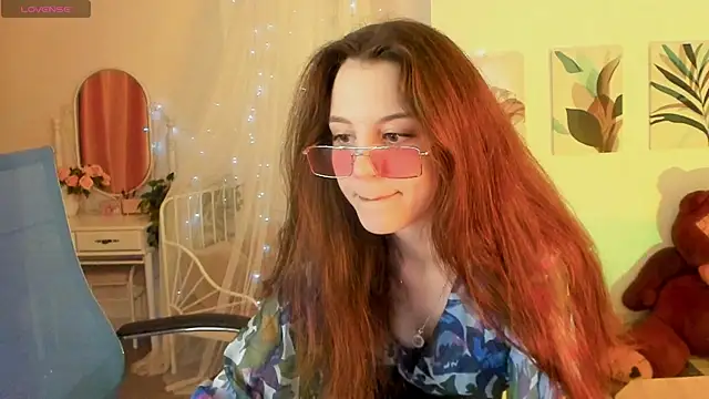 Snapshot of MilaStoyne chatting on 3, 3, 2025 MilaStoyne online show from 3, 3, 2025