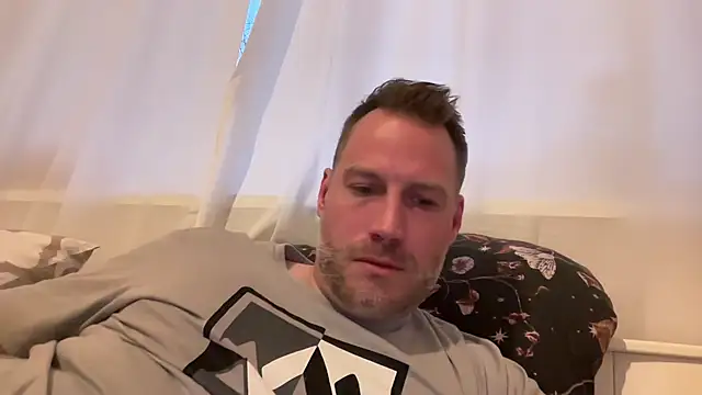 Christian87xxx online show from 8, 11, 2025