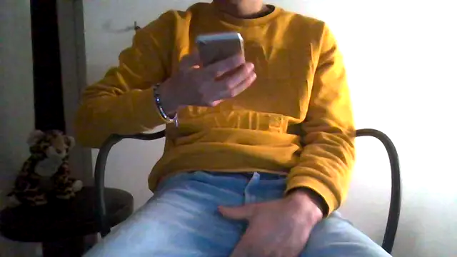 Snapshot of tommyboyteen chatting on 2, 2, 2025 tommyboyteen online show from 2, 2, 2025