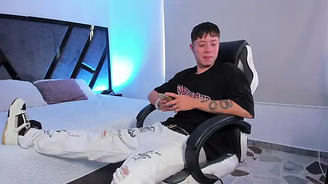 marcuscollins1  online show from 4, 10, 2025