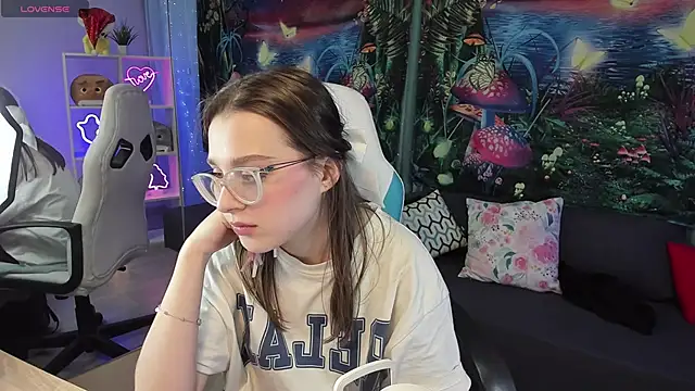 kaisajenner online show from 3, 2, 2025